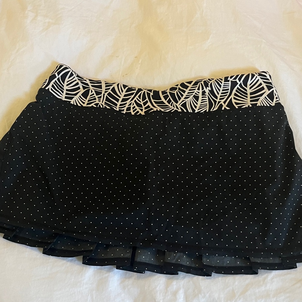 Lululemon Athletica Black and White Mini Skirt